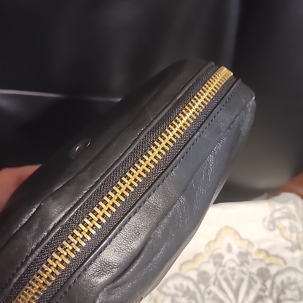 Vince Camuto Vintage Leather Crossbody Shoulder Bag - Picture 6 of 8